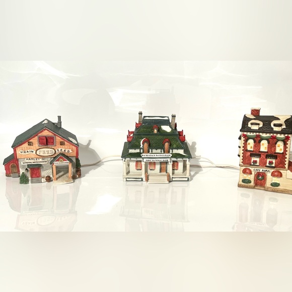 Caldor Vintage Hand Painted Ceramic Lighted House - Cafe Roma - Picture 12 of 12